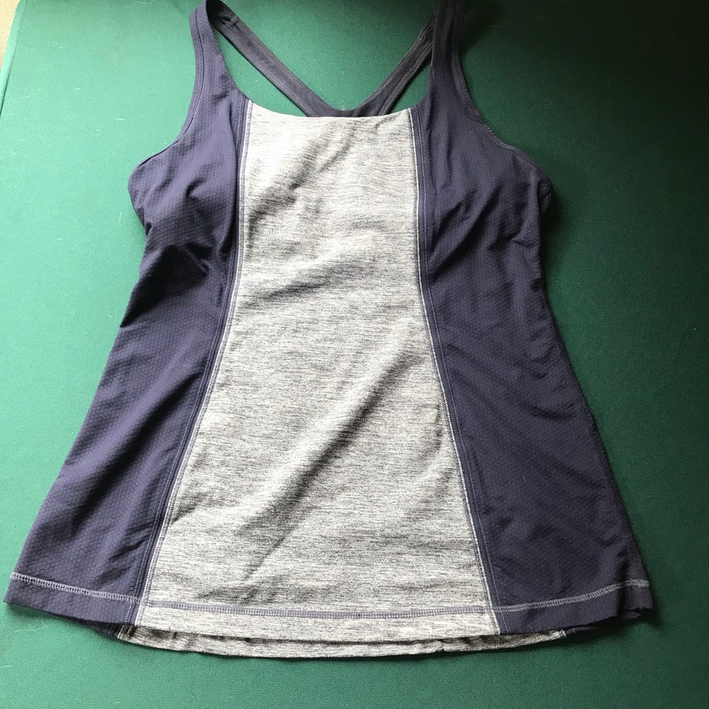 Lululemon yoga top 12